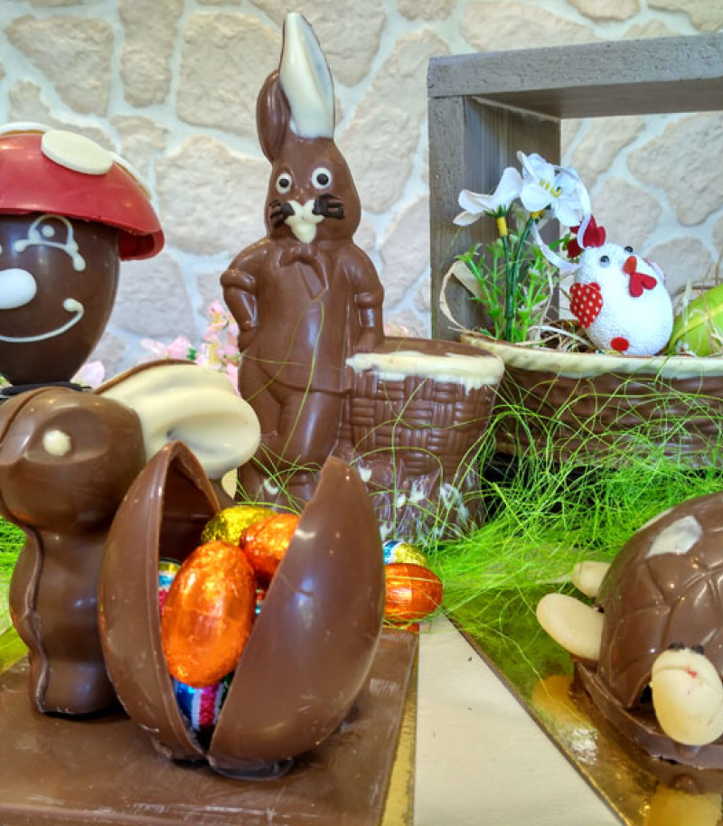 les petites (de 6 cm à 23 cm de hauteur)