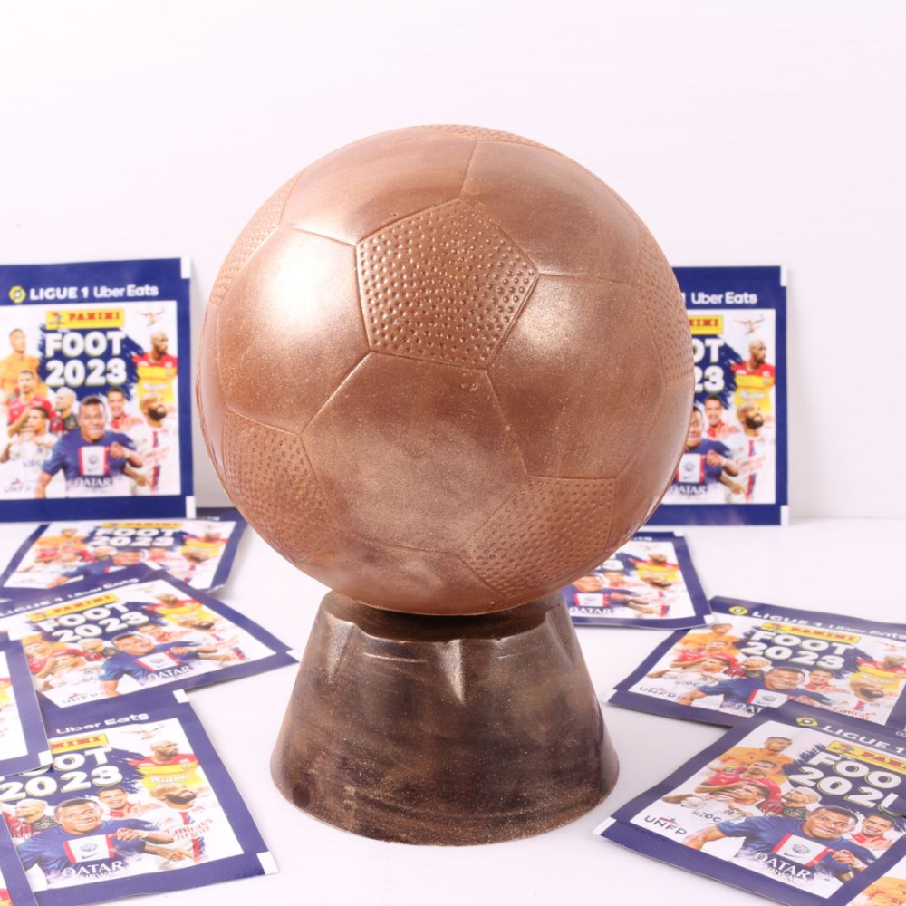 chocolat et cartes de football à collectionner